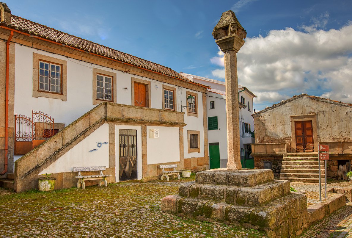 City Council House and Pelourinho - Santa Marinha