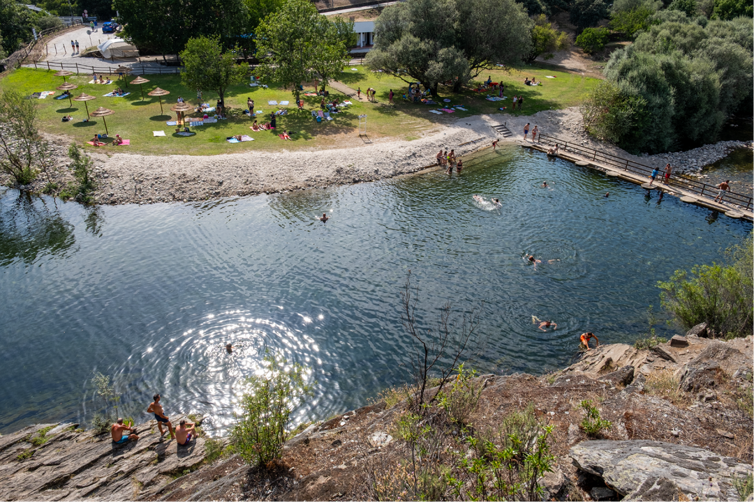 Relva da Reboleira River Beach